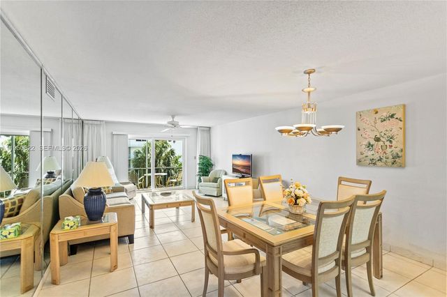 2200 Diana Dr 316, Hallandale Beach, FL 33009