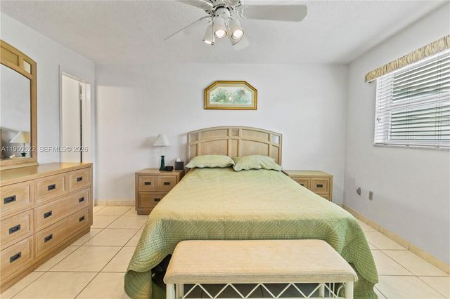 2200 Diana Dr 316, Hallandale Beach, FL 33009