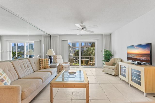 2200 Diana Dr 316, Hallandale Beach, FL 33009