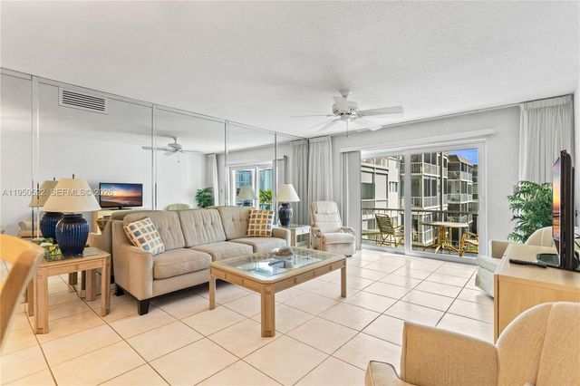 2200 Diana Dr 316, Hallandale Beach, FL 33009