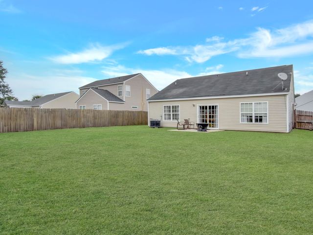 226 Silk Oak Drive, Moncks Corner, SC 29461