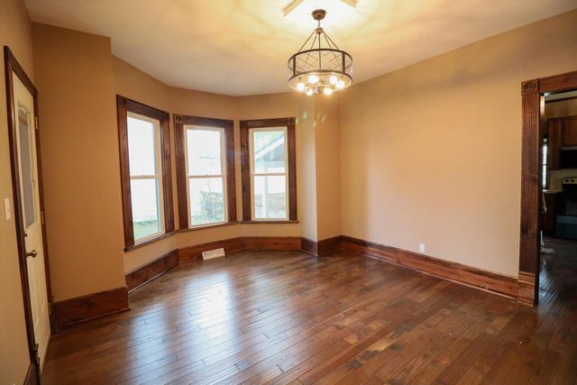 1608 West AVENUE S, La Crosse, WI 54601