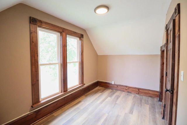 1608 West AVENUE S, La Crosse, WI 54601