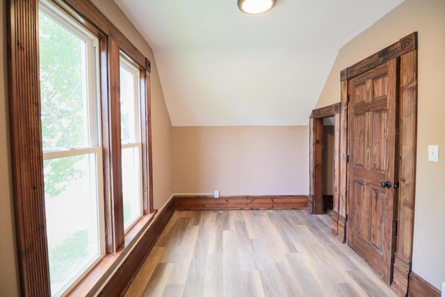 1608 West AVENUE S, La Crosse, WI 54601