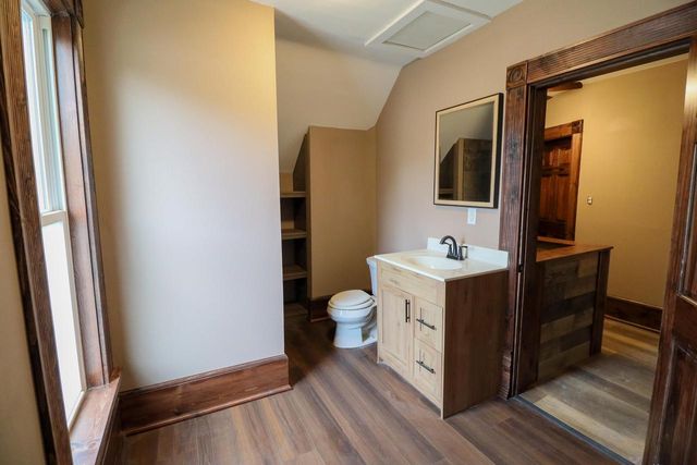 1608 West AVENUE S, La Crosse, WI 54601