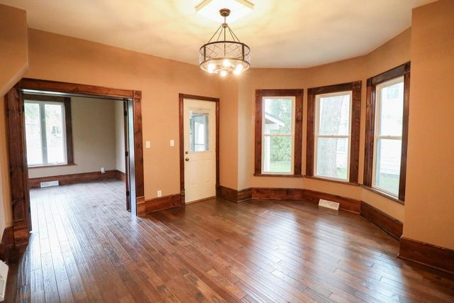 1608 West AVENUE S, La Crosse, WI 54601