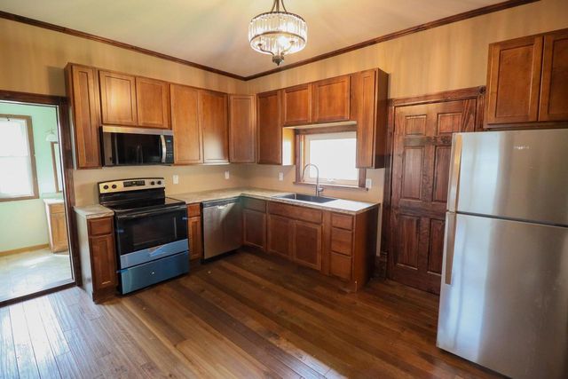 1608 West AVENUE S, La Crosse, WI 54601