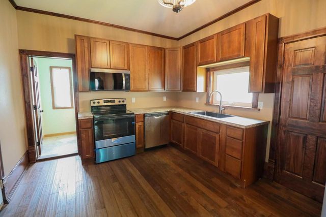 1608 West AVENUE S, La Crosse, WI 54601