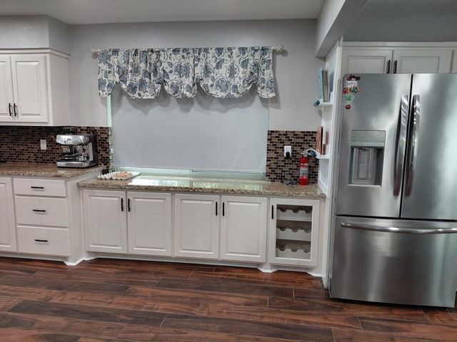 3831 County Road 211, Danbury, TX 77534