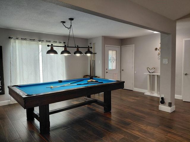 3831 County Road 211, Danbury, TX 77534