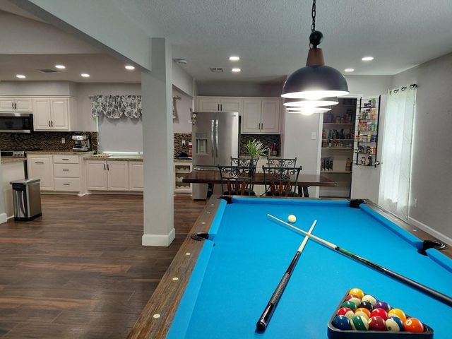 3831 County Road 211, Danbury, TX 77534