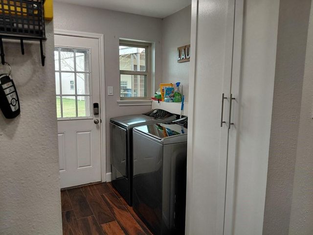 3831 County Road 211, Danbury, TX 77534