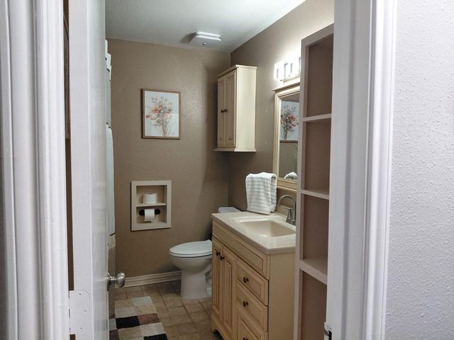 3831 County Road 211, Danbury, TX 77534