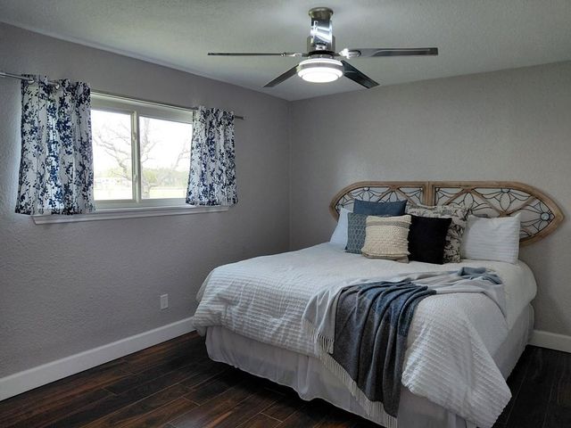 3831 County Road 211, Danbury, TX 77534