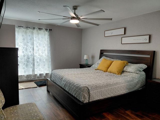 3831 County Road 211, Danbury, TX 77534