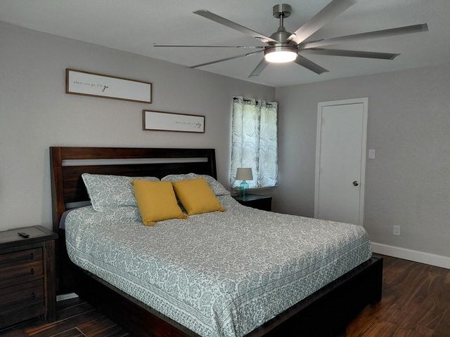 3831 County Road 211, Danbury, TX 77534