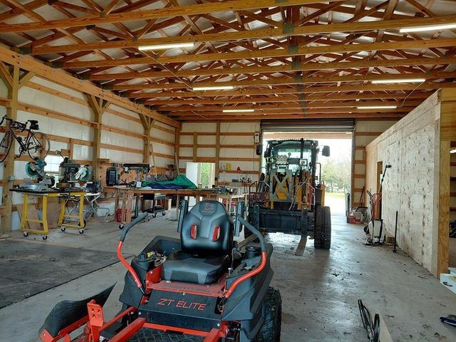 3831 County Road 211, Danbury, TX 77534