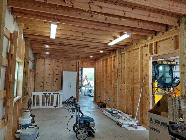 3831 County Road 211, Danbury, TX 77534