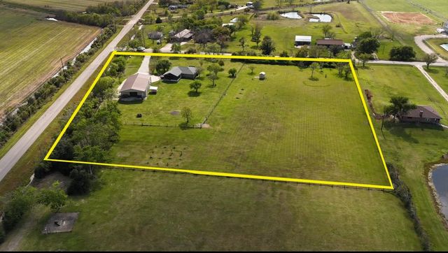 3831 County Road 211, Danbury, TX 77534