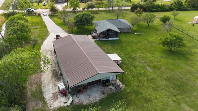 3831 County Road 211, Danbury, TX 77534