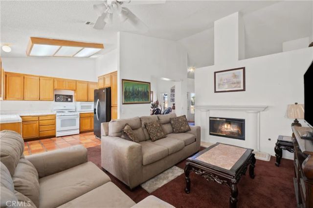 1536 E Avenue J4, Lancaster, CA 93535