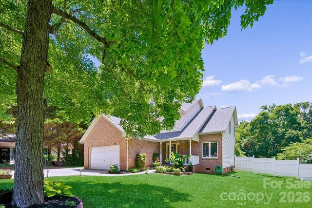 508 Watergate Circle, Gastonia, NC 28052
