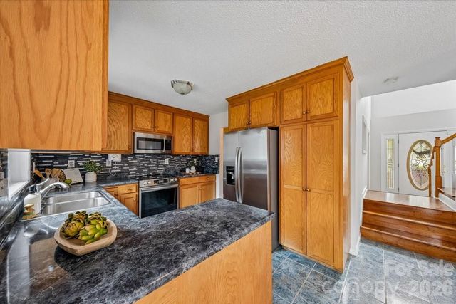 508 Watergate Circle, Gastonia, NC 28052