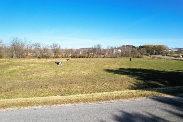 S2547 State Hwy 58, La Valle, WI 53941