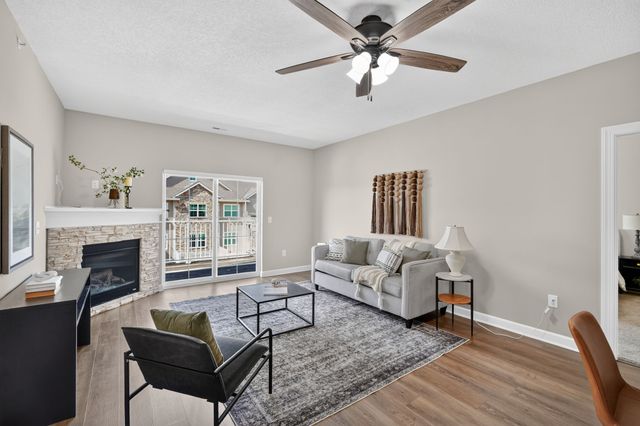 8350 Ep True Parkway 3307, West Des Moines, IA 50266