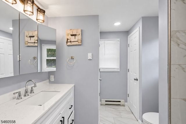 340 Lakeview Dr, Hampton Twp., NJ 07860