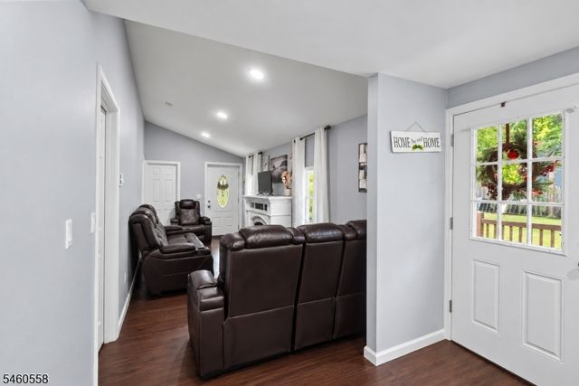 340 Lakeview Dr, Hampton Twp., NJ 07860