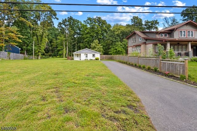 340 Lakeview Dr, Hampton Twp., NJ 07860