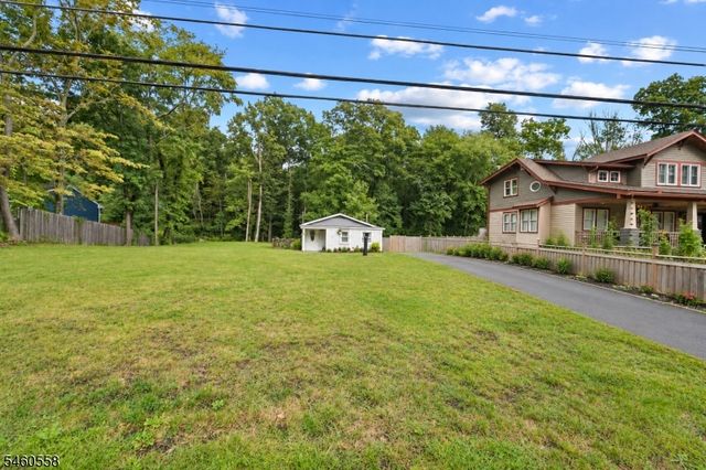 340 Lakeview Dr, Hampton Twp., NJ 07860