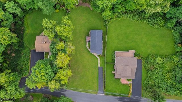 340 Lakeview Dr, Hampton Twp., NJ 07860