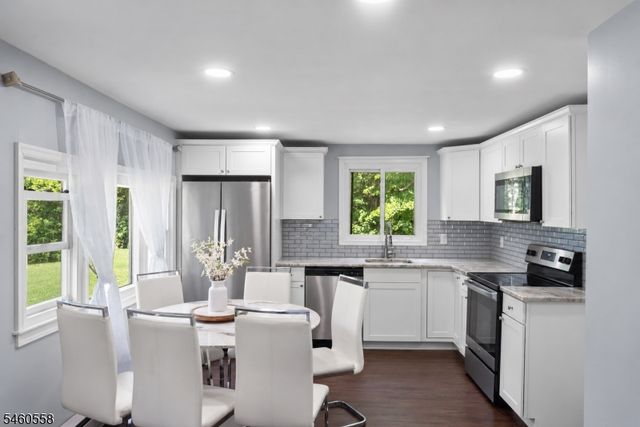 340 Lakeview Dr, Hampton Twp., NJ 07860