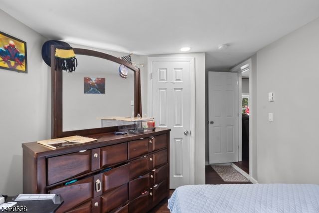 340 Lakeview Dr, Hampton Twp., NJ 07860