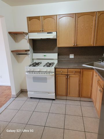 48-82 37th Street 2nd Fl, Long Island City, NY 11101