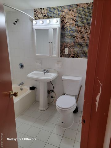 48-82 37th Street 2nd Fl, Long Island City, NY 11101