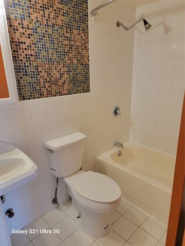 48-82 37th Street 2nd Fl, Long Island City, NY 11101