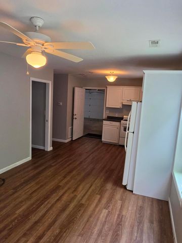 4 Rosebraugh Circle E, Buckeye Lake, OH 43008