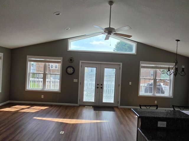 4 Rosebraugh Circle E, Buckeye Lake, OH 43008