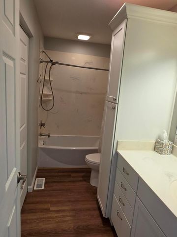 4 Rosebraugh Circle E, Buckeye Lake, OH 43008