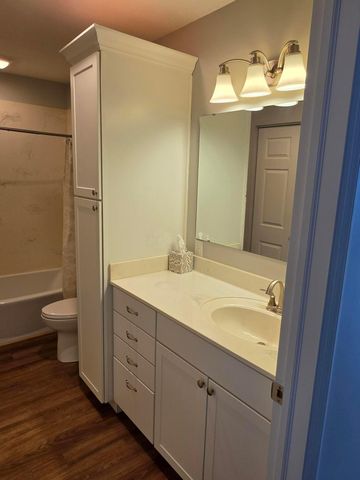 4 Rosebraugh Circle E, Buckeye Lake, OH 43008