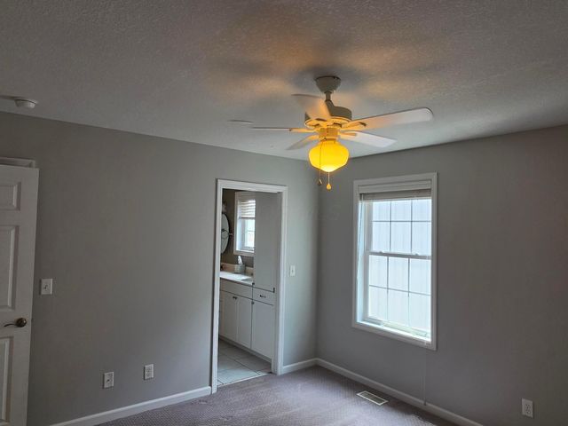 4 Rosebraugh Circle E, Buckeye Lake, OH 43008
