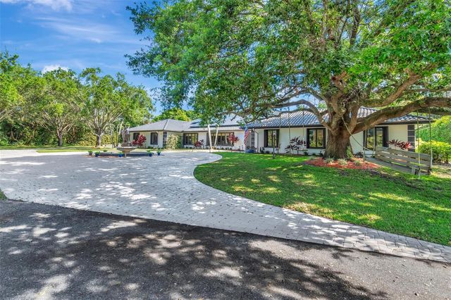 10300 Prestwick Road, Boynton Beach, FL 33436
