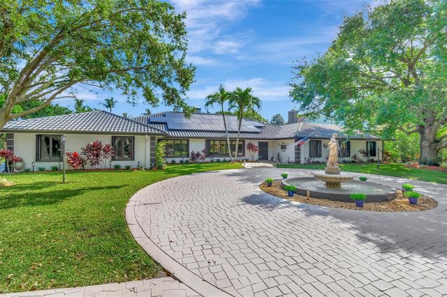10300 Prestwick Road, Boynton Beach, FL 33436