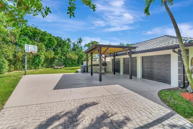 10300 Prestwick Road, Boynton Beach, FL 33436