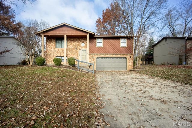 916 Carla Drive, Troy, IL 62294