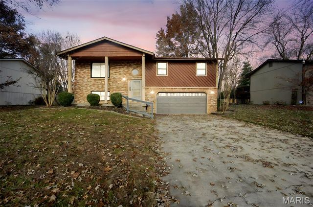 916 Carla Drive, Troy, IL 62294