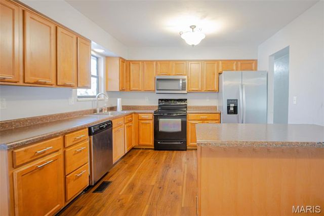 916 Carla Drive, Troy, IL 62294